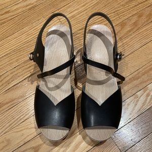 Zuzii black strap clogs size 40